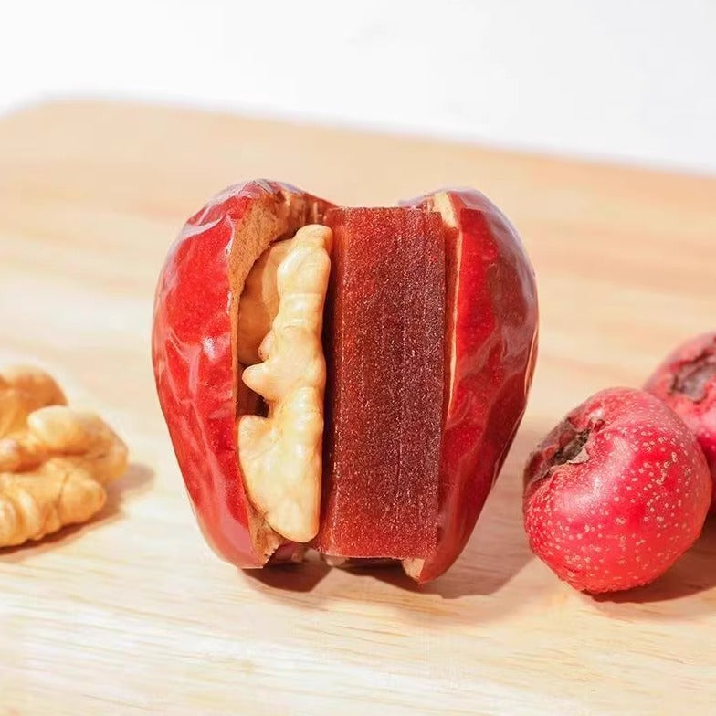 🥝Say goodbye to high-calorie guilt! 🌼🌽 Satisfy your taste buds with our fiber-rich Jujube with Hawthorn and Walnut Hug Dried Fruit!-XA(副本)